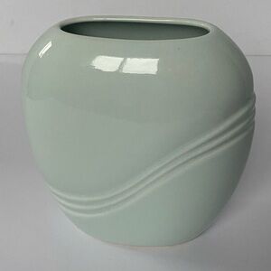 Vintage Art Deco Vase 80’s Seafoam Green Ribbed 7.5” Ceramic EUC Taiwan robs